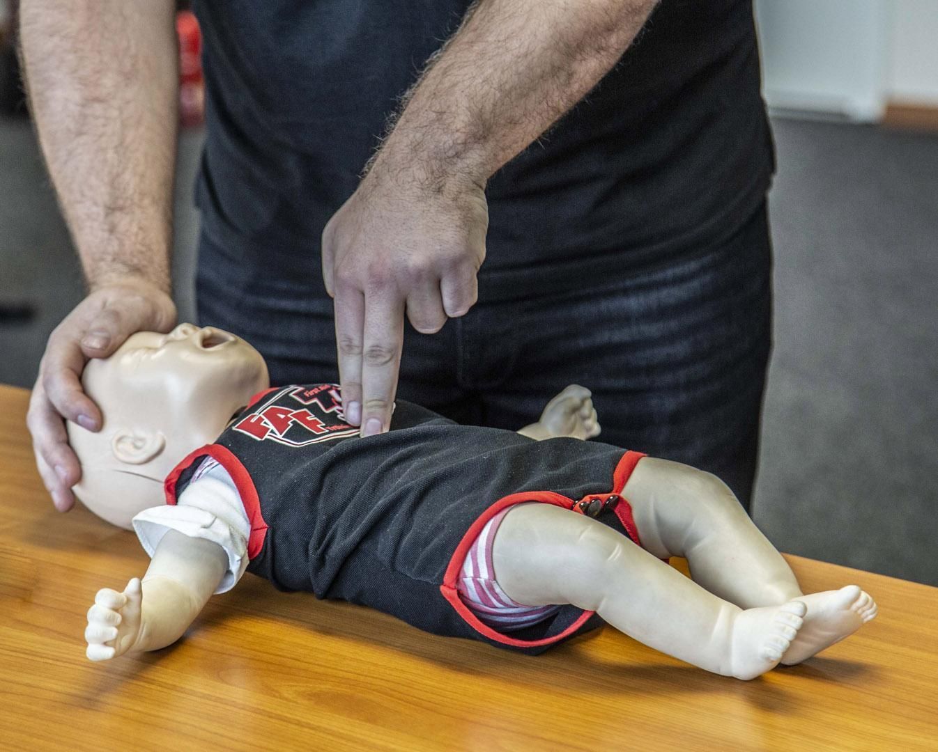 EHBO verlenen bij een baby middels reanimatie